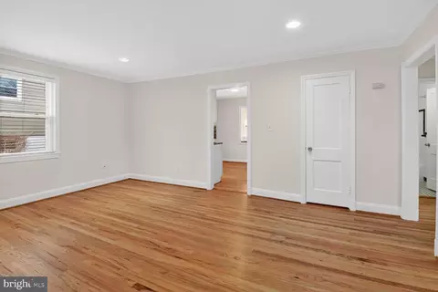 Living - 11721 King Tree St, Silver Spring, MD 20902 photo 4 of 5