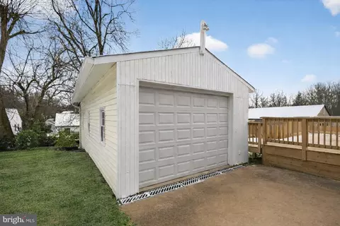 Exterior - 11721 King Tree St, Silver Spring, MD 20902 photo 5 of 6