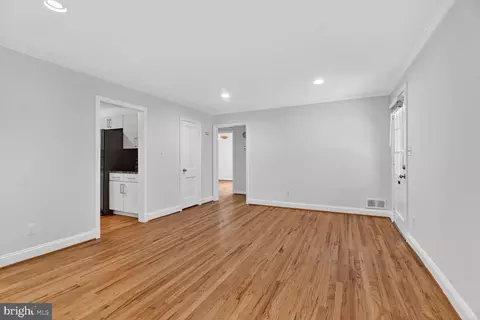 Living - 11721 King Tree St, Silver Spring, MD 20902 photo 2 of 5