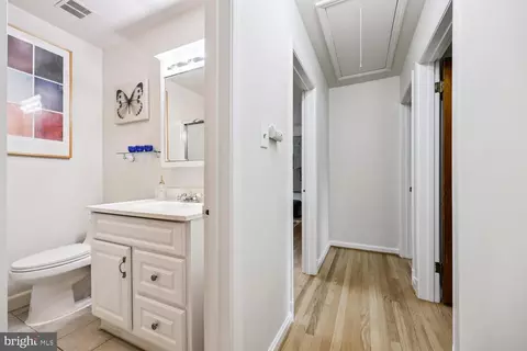 Entry Way - 1901 Ladd St, Silver Spring, MD 20902 photo 2 of 9