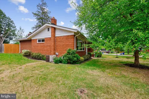 Exterior - 1901 Ladd St, Silver Spring, MD 20902 photo 8 of 25