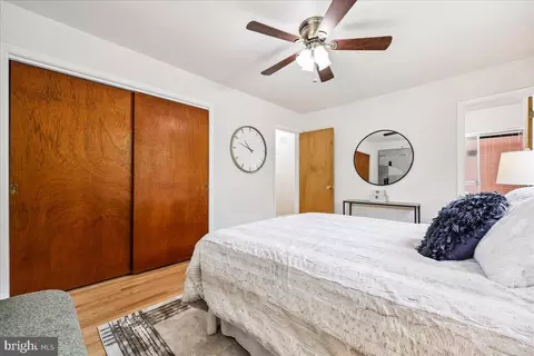 Bedroom - 1901 Ladd St, Silver Spring, MD 20902 photo 3 of 8