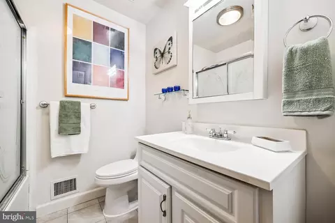 Bath - 1901 Ladd St, Silver Spring, MD 20902 photo 1 of 6