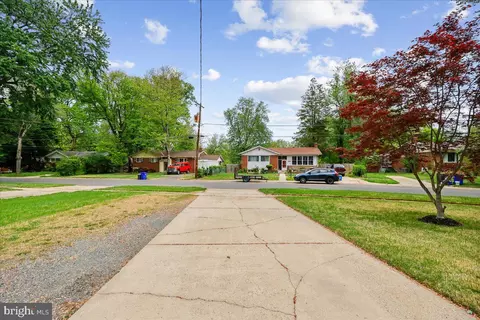 Exterior - 1901 Ladd St, Silver Spring, MD 20902 photo 13 of 25