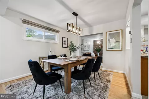 Dining - 1901 Ladd St, Silver Spring, MD 20902 photo 3 of 7