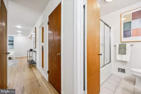 Entry Way - 1901 Ladd St, Silver Spring, MD 20902 photo 6 of 9