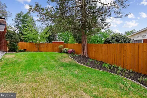 Exterior - 1901 Ladd St, Silver Spring, MD 20902 photo 24 of 25