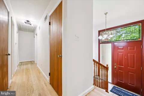 Entry Way - 1901 Ladd St, Silver Spring, MD 20902 photo 4 of 9