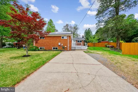Exterior - 1901 Ladd St, Silver Spring, MD 20902 photo 12 of 25