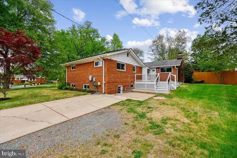 Exterior - 1901 Ladd St, Silver Spring, MD 20902 photo 15 of 25