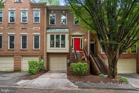 7822 Oracle Pl, Potomac, MD 20854 photo 2