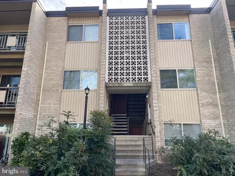 12215 Braxfield Ct #101, Rockville, MD 20852
