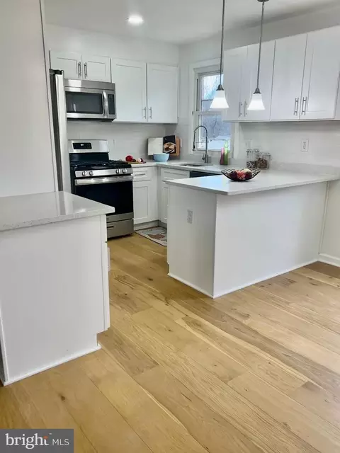 905 Benson Ter, Silver Spring, MD 20901 photo 4