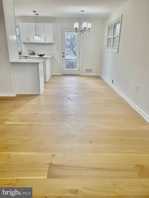 905 Benson Ter, Silver Spring, MD 20901 photo 2
