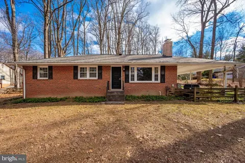 9214 Warfield Rd, Gaithersburg, MD 20882