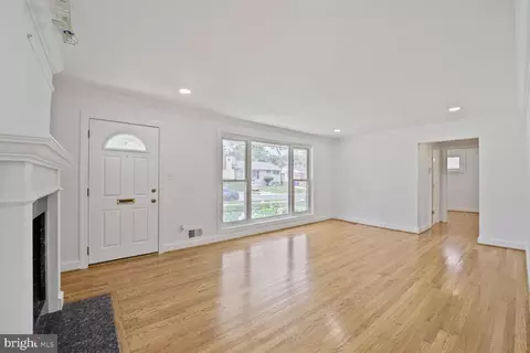 Living - 10213 Duvawn Pl, Silver Spring, MD 20902 photo 2 of 5