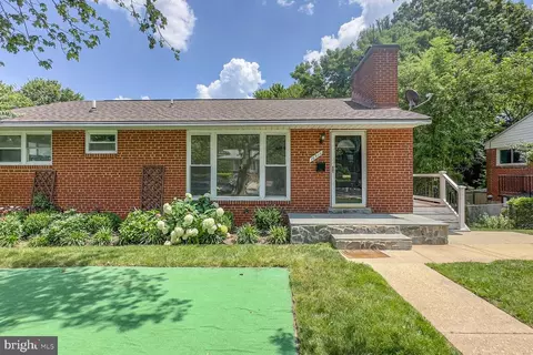 Exterior - 10213 Duvawn Pl, Silver Spring, MD 20902 photo 2 of 5
