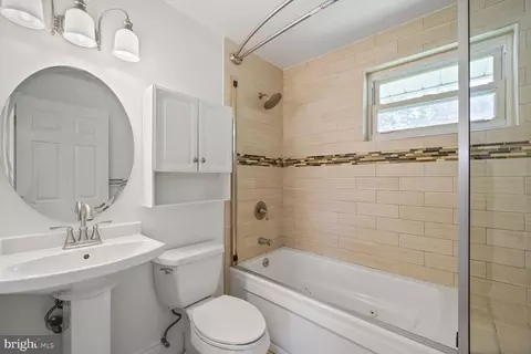 Bath - 10213 Duvawn Pl, Silver Spring, MD 20902 photo 1 of 3