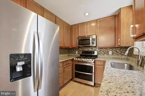 Kitchen - 10213 Duvawn Pl, Silver Spring, MD 20902 photo 2 of 5