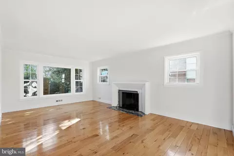 Living - 9708 Dameron Dr, Silver Spring, MD 20910 photo 4 of 6