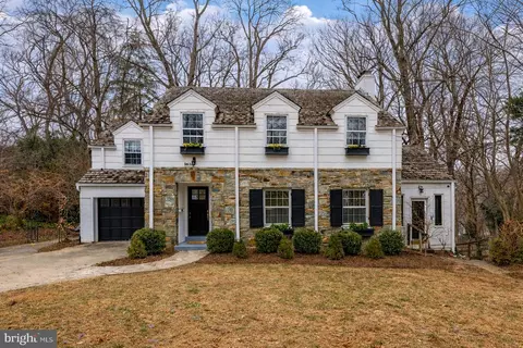 9633 W Bexhill Dr, Kensington, MD 20895