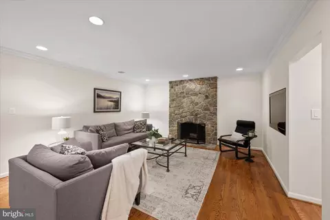 7616 Hackamore Dr, Potomac, MD 20854 photo 18