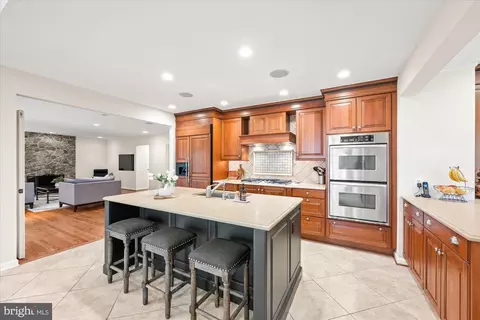 7616 Hackamore Dr, Potomac, MD 20854 photo 13