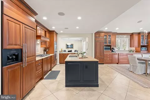 7616 Hackamore Dr, Potomac, MD 20854 photo 14