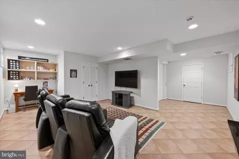 7616 Hackamore Dr, Potomac, MD 20854 photo 34