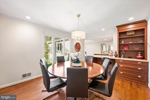 7616 Hackamore Dr, Potomac, MD 20854 photo 10