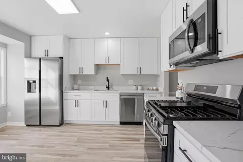 Kitchen - 2848 Strauss Ter, Silver Spring, MD 20904 photo 2 of 4