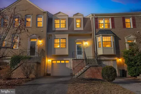 2848 Strauss Ter, Silver Spring, MD 20904