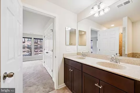 Entry Way - 637 Diamondback Dr #17-A, Gaithersburg, MD 20878 photo 3 of 7