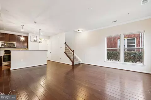 Living - 637 Diamondback Dr #17-A, Gaithersburg, MD 20878 photo 4 of 5