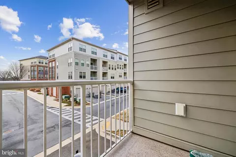 Exterior - 637 Diamondback Dr #17-A, Gaithersburg, MD 20878 photo 1 of 10