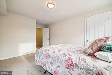 Bedroom - 637 Diamondback Dr #17-A, Gaithersburg, MD 20878 photo 4 of 8