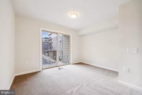 Bedroom - 637 Diamondback Dr #17-A, Gaithersburg, MD 20878 photo 5 of 8