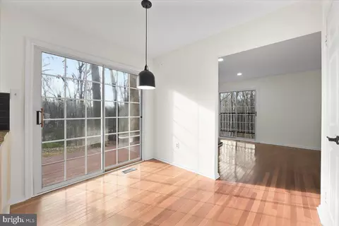 7 Fallswood Ct, Rockville, MD 20854 photo 11