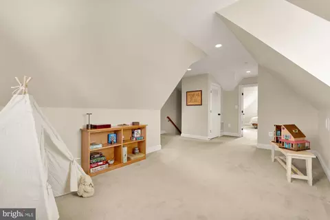 Entry Way - 8803 Courts Way, Silver Spring, MD 20910 photo 4 of 4