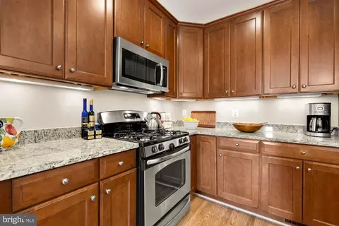 Kitchen - 8803 Courts Way, Silver Spring, MD 20910 photo 5 of 6