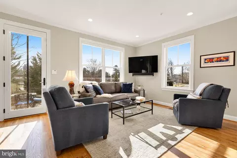 Living - 8803 Courts Way, Silver Spring, MD 20910 photo 2 of 2