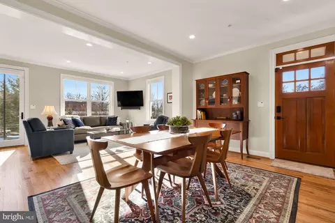 Dining - 8803 Courts Way, Silver Spring, MD 20910 photo 2 of 3