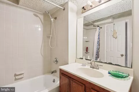 Bath - 3024 Memory Ln, Silver Spring, MD 20904 photo 5 of 5
