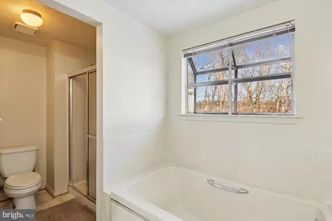 Bath - 3024 Memory Ln, Silver Spring, MD 20904 photo 2 of 5