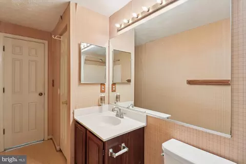 Bath - 3024 Memory Ln, Silver Spring, MD 20904 photo 4 of 5