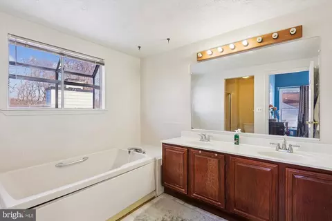 Bath - 3024 Memory Ln, Silver Spring, MD 20904 photo 1 of 5