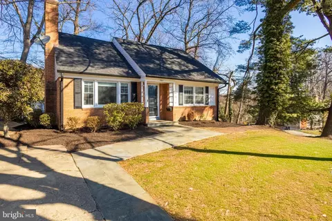 3601 Faircastle Dr, Chevy Chase, MD 20815