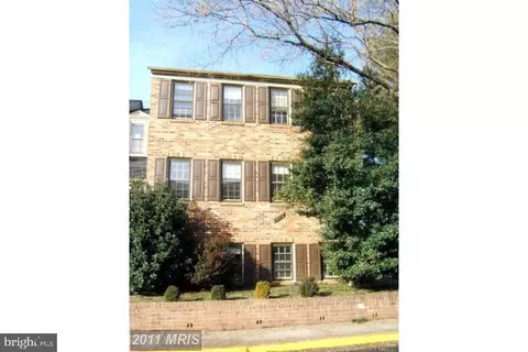 5913 Tudor Ln #5913, North Bethesda, MD 20852