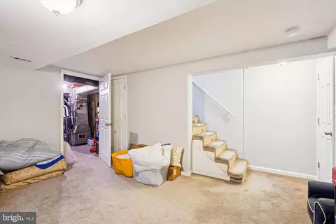 Entry Way - 11951 Andrew St, Silver Spring, MD 20902 photo 8 of 9