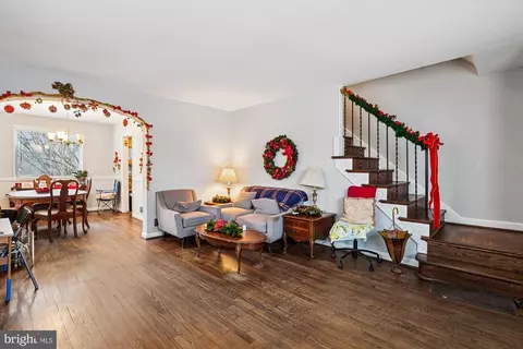 Entry Way - 11951 Andrew St, Silver Spring, MD 20902 photo 2 of 9